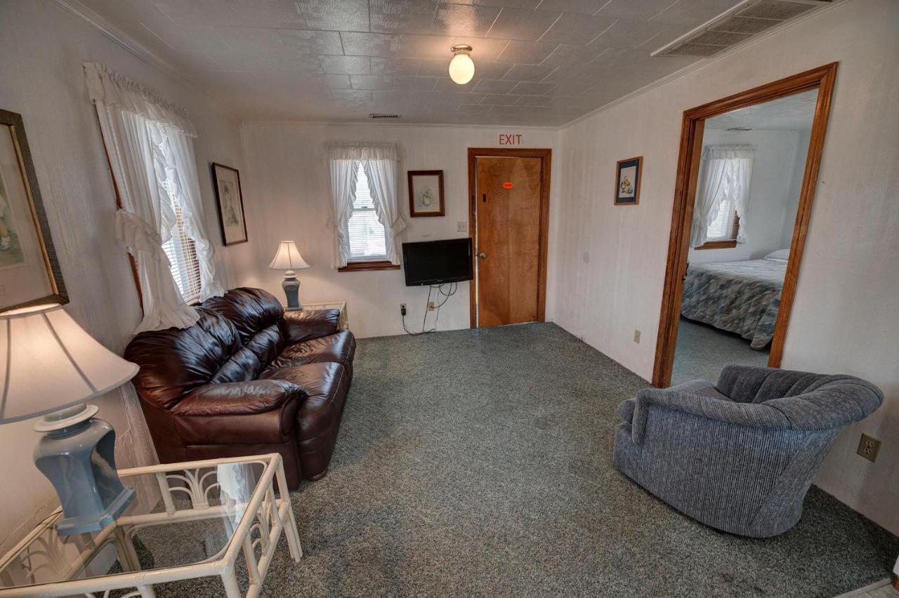 Outer Banks Motel - Village Accommodations Бъкстън Екстериор снимка