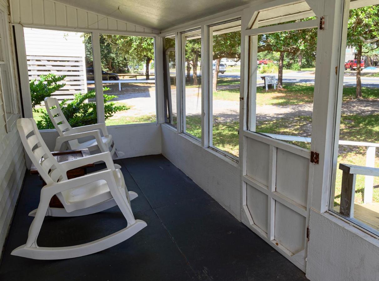 Outer Banks Motel - Village Accommodations Бъкстън Екстериор снимка
